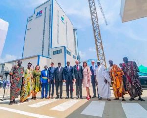 Les ministres du gouvernement en pleine cérémonie d'inauguration pour cette unité de l'industrie avicole en Cote d'Ivoire