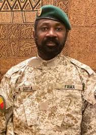 Le président malien assimi goita choisit la grâce dans l'affaire des 49 soldats ivoiriens au Mali