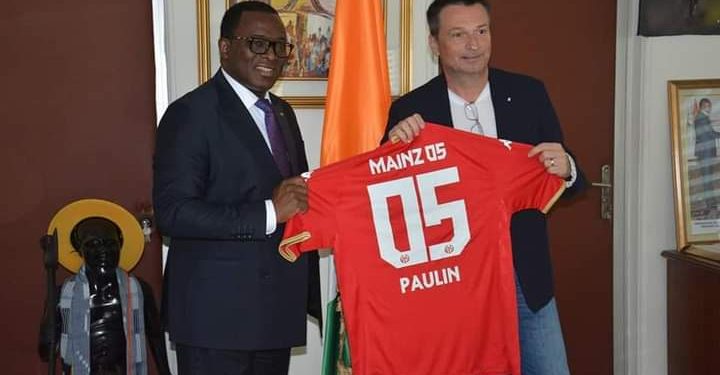 Le Ministre des Sports, Paulin Claude Danho a reçu à son cabinet sis au Plateau le lundi 13 février 2023, Heidel Christan Président de Fussball-und Sportverein Mainz 05 (FSV MAINZ 05),