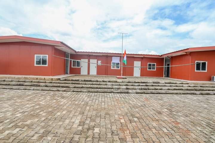 La Ministre Mariatou Koné a procédé à l'inauguration de ce Collège à Kaniasso dans la région du Folon, District du Denguélé.