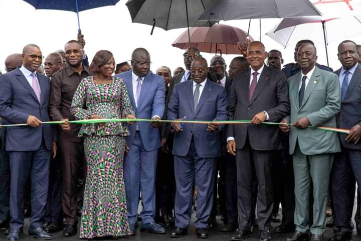 La section Tiébissou-Bouaké longue de 96 km vient compléter l'autoroute du Nord qui part d'Abidjan jusqu'à Tiébissou 