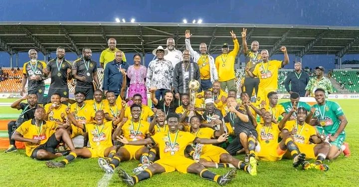 L'Asec Mimosas s'offre la 42ème édition de la Super Coupe Félix Houphouët-Boigny et la 17ème de leur histoire en battant l'AFAD du Plateau
