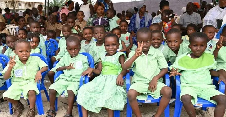 La Première Dame de Côte d'Ivoire, Madame Dominique Ouattara a procédé au lancement officiel de l’édition 2023 de la campagne de distribution des kits scolaires de la Fondation Children Of Africa