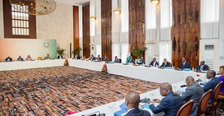 Alassane Ouattara a annoncé ce jeudi 28 un remaniement ministériel dans les prochaines semaines, après la mise en place du Sénat.