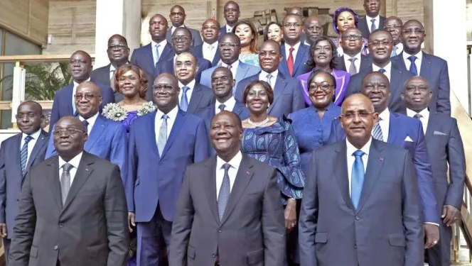 Ce vendredi 06 octobre 2023, le Président de la République Alassane Ouattara a mis fin aux fonctions du Premier ministre et à celles des membres du gouvernement