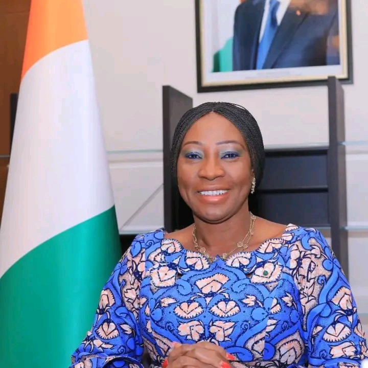 Née le 17 juin 1959 à Abidjan, Kandia Kamissoko Camara, la  nouvelle Présidente du Sénat cumule un riche parcours professionnel et politique.