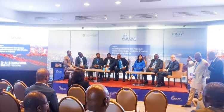 Dans le cadre du Forum des Radiocommunications, s'est tenu ce mercredi 04 octobre 2023, à Azailaï hôtel, un grand panel portant sur le déploiement de la 5G en Côte d’Ivoire.
