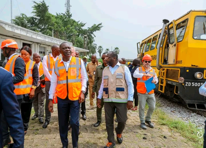 Le ministre des Transports, Amadou Koné est satisfait de l'état d'avancement des travaux de la ligne 1 du métro d'Abidjan.