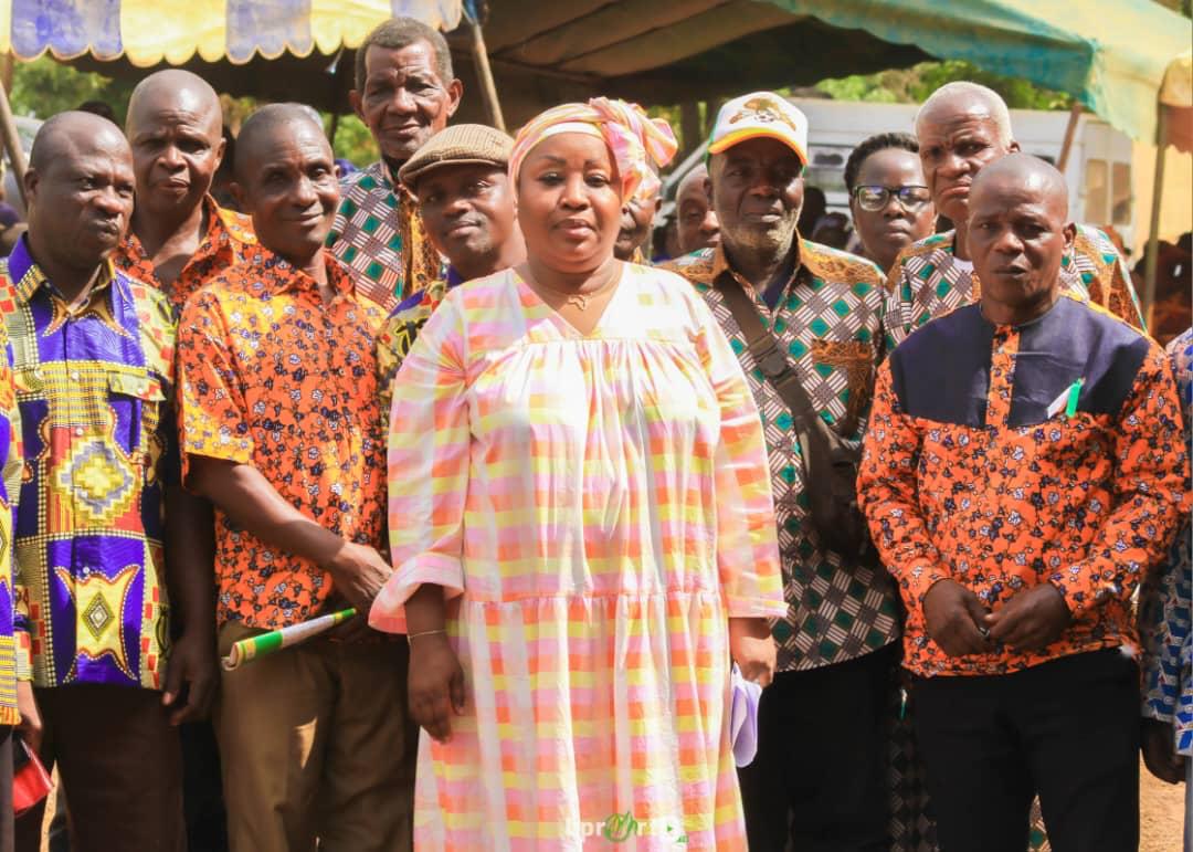 Les jeunes leaders du département de Biankouma, région du Tonkpi, ont célébré le 18 février 2024, la députée Mireille Guéï pour toutes ses actions en leur faveur. 