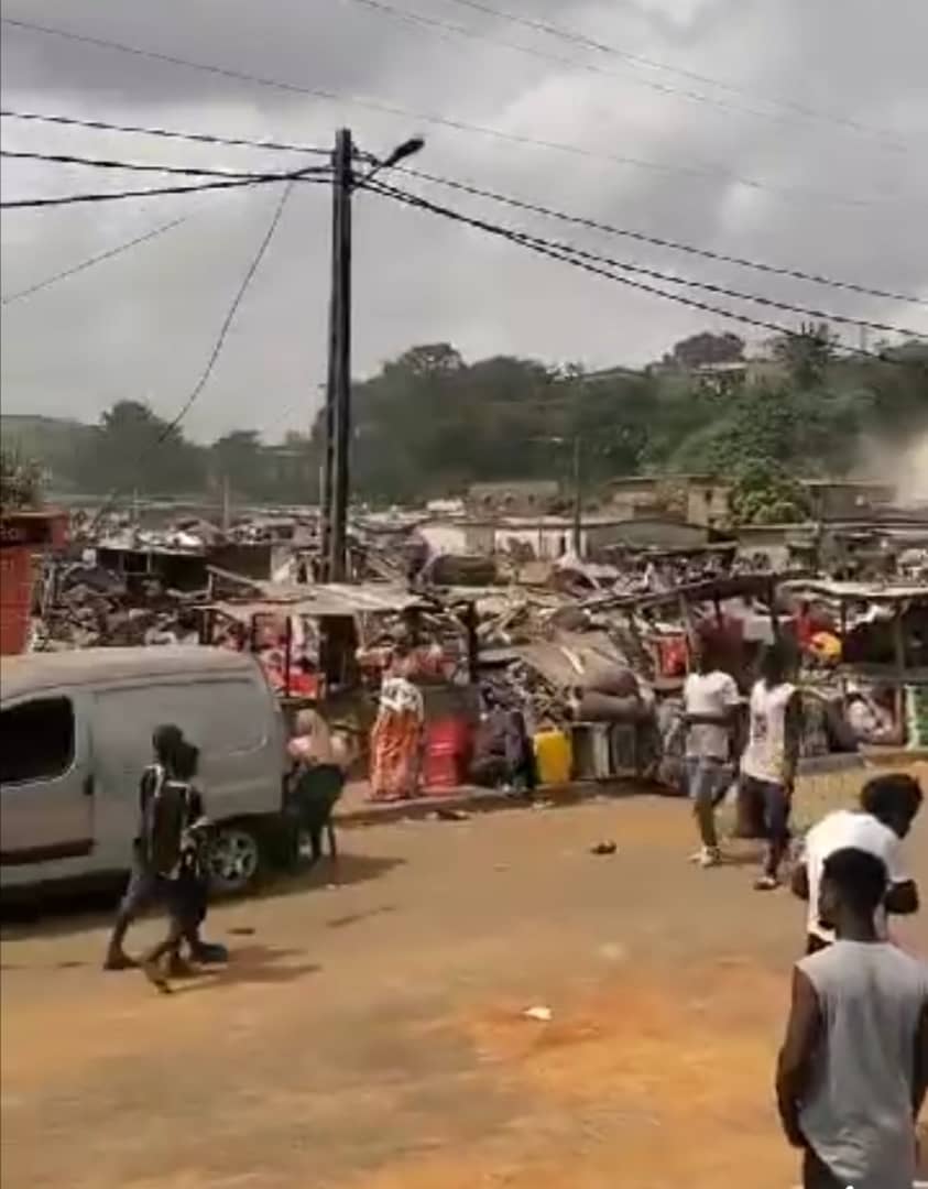 Face à l'opération de déguerpissement engagée par les services du district d'Abidjan dans la commune de Yopougon, les voix s'élèvent pour dénoncer les abus. 