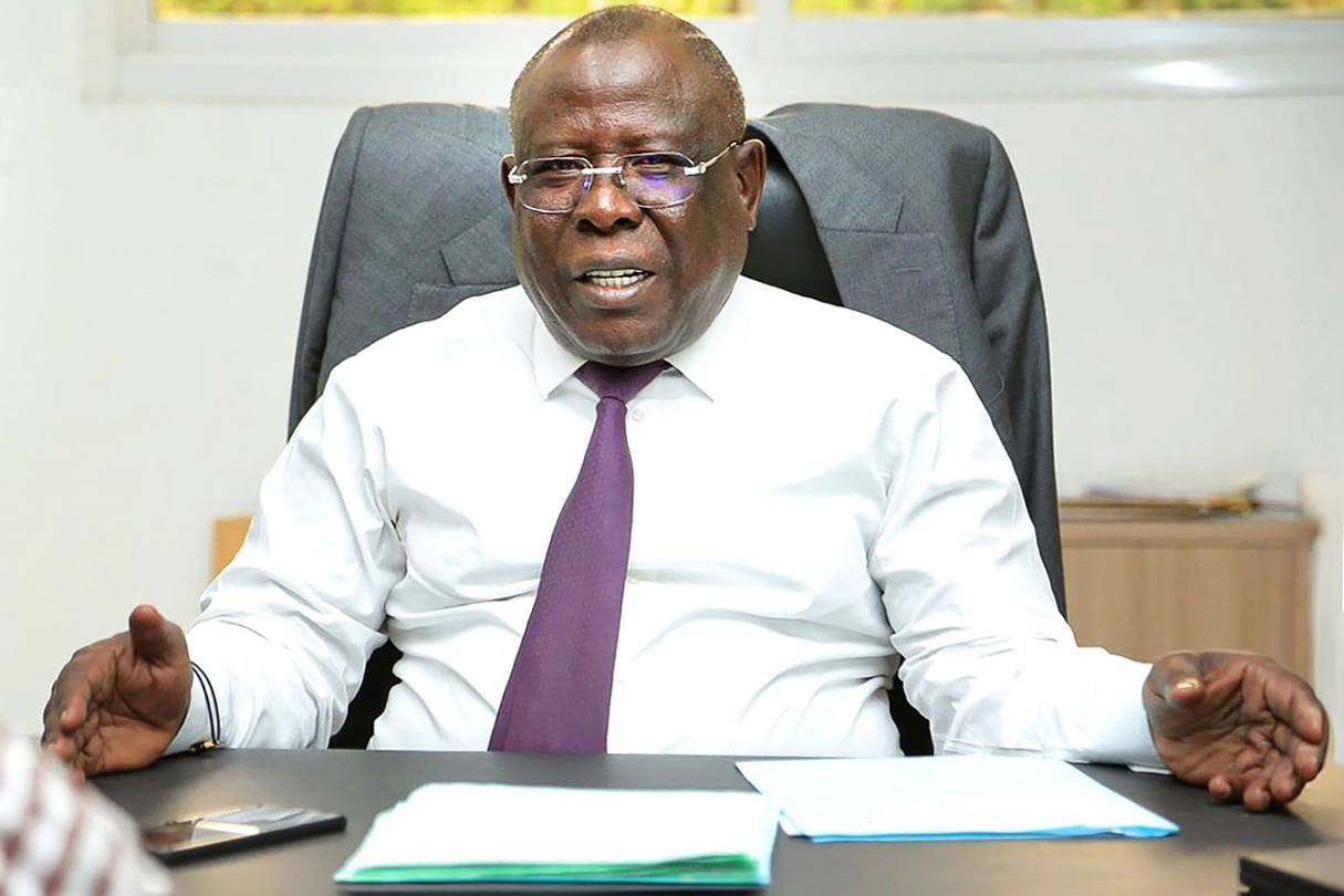 Cissé Bacongo, ministre gouverneur du district d'Abidjan a pris la décision d'interdire l'activité des mendiants, des charettes communément appelé ''wotro'' et le commerce ambulant sur les grandes artères.