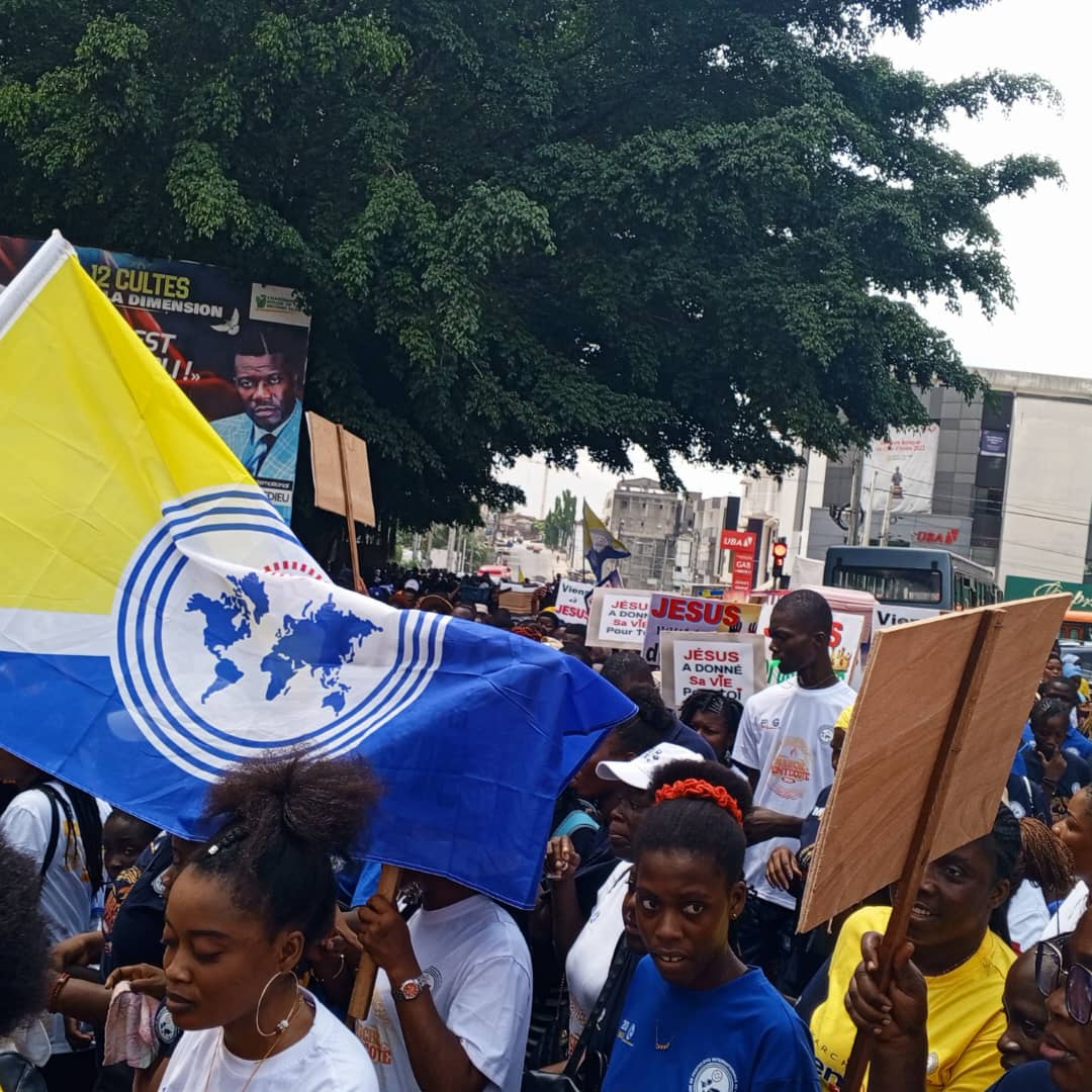 La jeunesse de l’Eglise Pentecôte internationale de Côte d’Ivoire (EPICI) du district d’Abidjan s’est mobilisée ce lundi 20 mai 2023, à l’occasion de la 18e édition de la marche Pentecôte