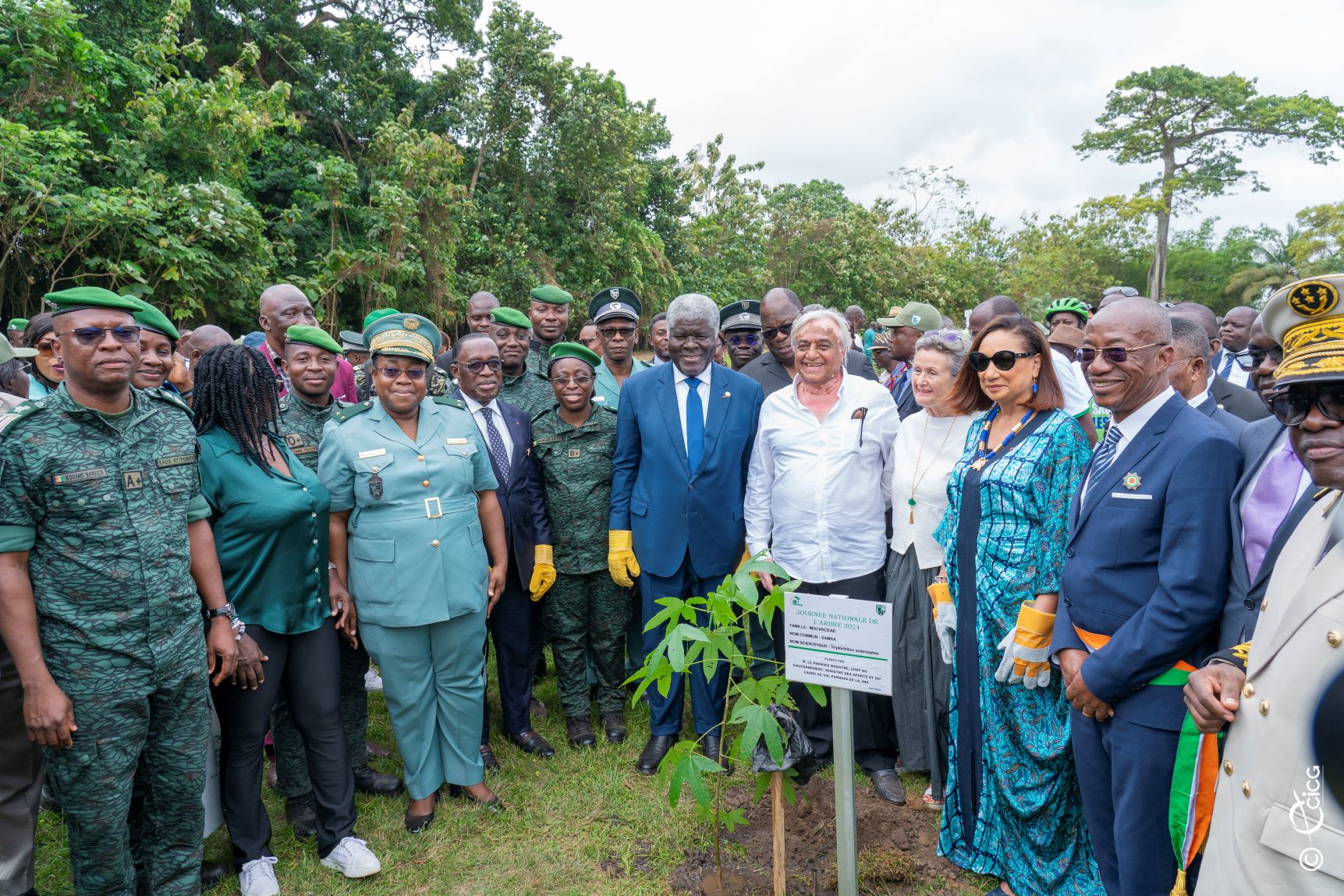 Robert Beugré Mambé a appelé à Songon à une action collective afin que chaque arbre planté contribue à l’atteinte de l’objectif