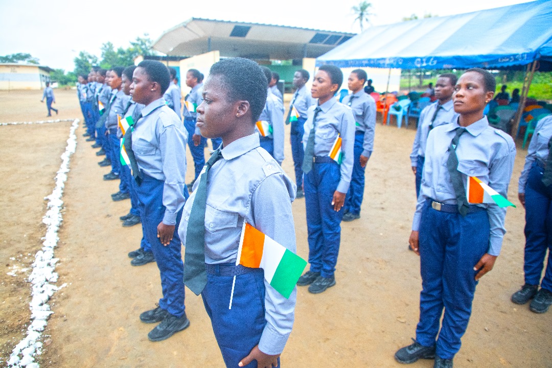 Cent (100) jeunes filles stagiaires volontaires ont été formées au projet "Girl power", pendant trois mois, en mode internat, au Centre de service civique de Guédikpo, à Sassandra.