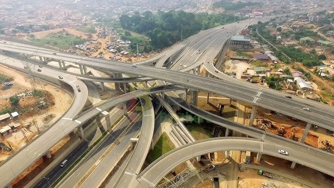 Devrait-on s'interroger sur les coûts pratiqués par les japonais qui sont engagés à construire trois échangeurs sur le boulevard Mitterrand?