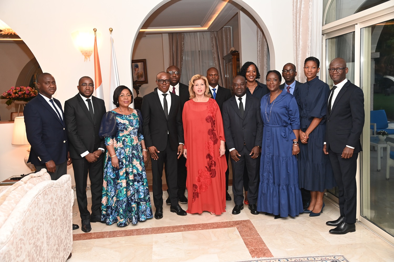 La Première Dame, Madame Dominique Ouattara a reçu dans le cadre d’une audience les membres du célèbre groupe de zouglou Magic System